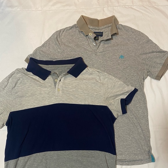 Lot of two polo shirts gray/blue and gray. One small one large - Picture 1 of 1